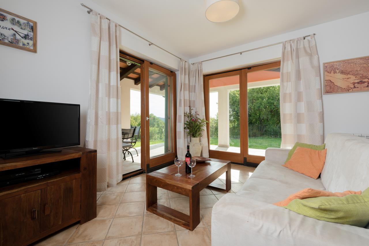 Apartments Athos Rabac Exterior photo